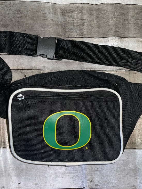 Collegiate Outfitters Other - University of Oregon Fanny Pack Oregon Ducks Men & Women Waist Bag